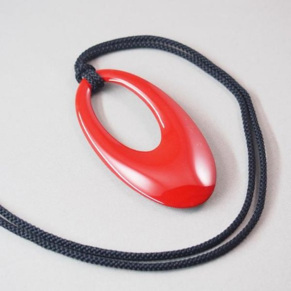 Wajima nuri Red Drop Pendant necklace 3.1" Artisan Handcrafted in Japan - Picture 2 of 6